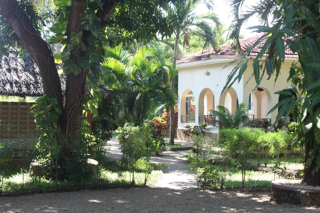 Jamboland-Diani Villa เดียนีบีช ภายนอก รูปภาพ
